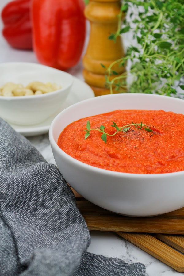 A sauce or cream made from sweet pepper and cashews
